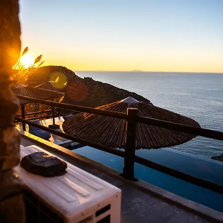 Off The Beaten Path! Poolside Appartement *