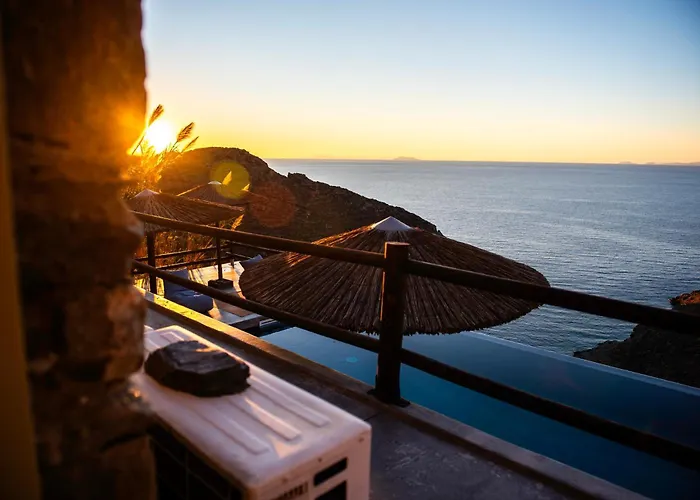 Off The Beaten Path! Poolside Appartement *