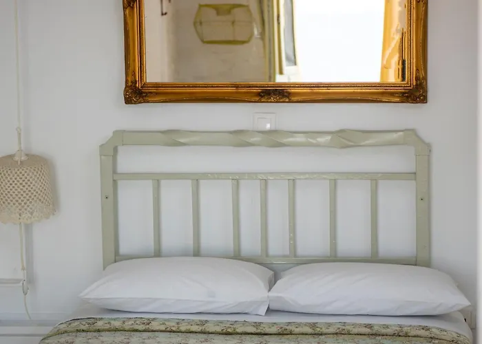 Apartment Off The Beaten Path! Poolside