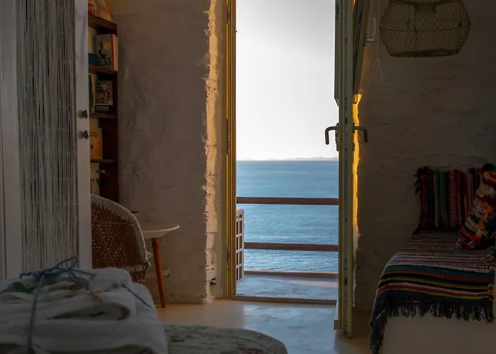 Off The Beaten Path! Poolside Apartment Kythnos