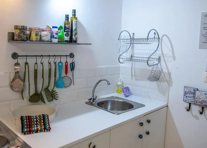 Off The Beaten Path! Poolside *