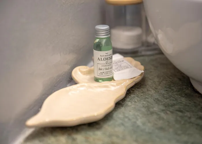 Off The Beaten Path! Poolside Apartment Kythnos